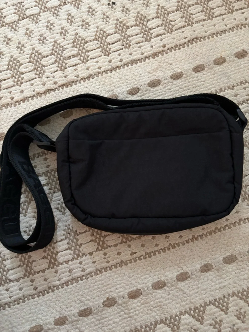 Baggu Crossbody - Picture 1 of 4